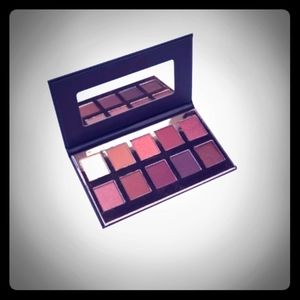 Crown Pro Eyeshadow Palette*